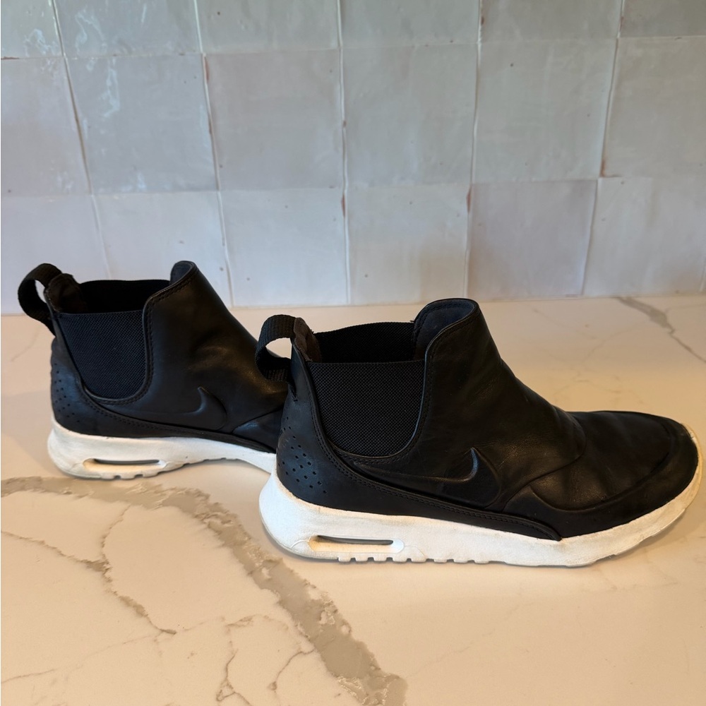Nike Black and White Women's Sneakers